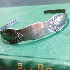 Vintage retro antique Wm A Rogers oneida silver spoon bracelet with great patina